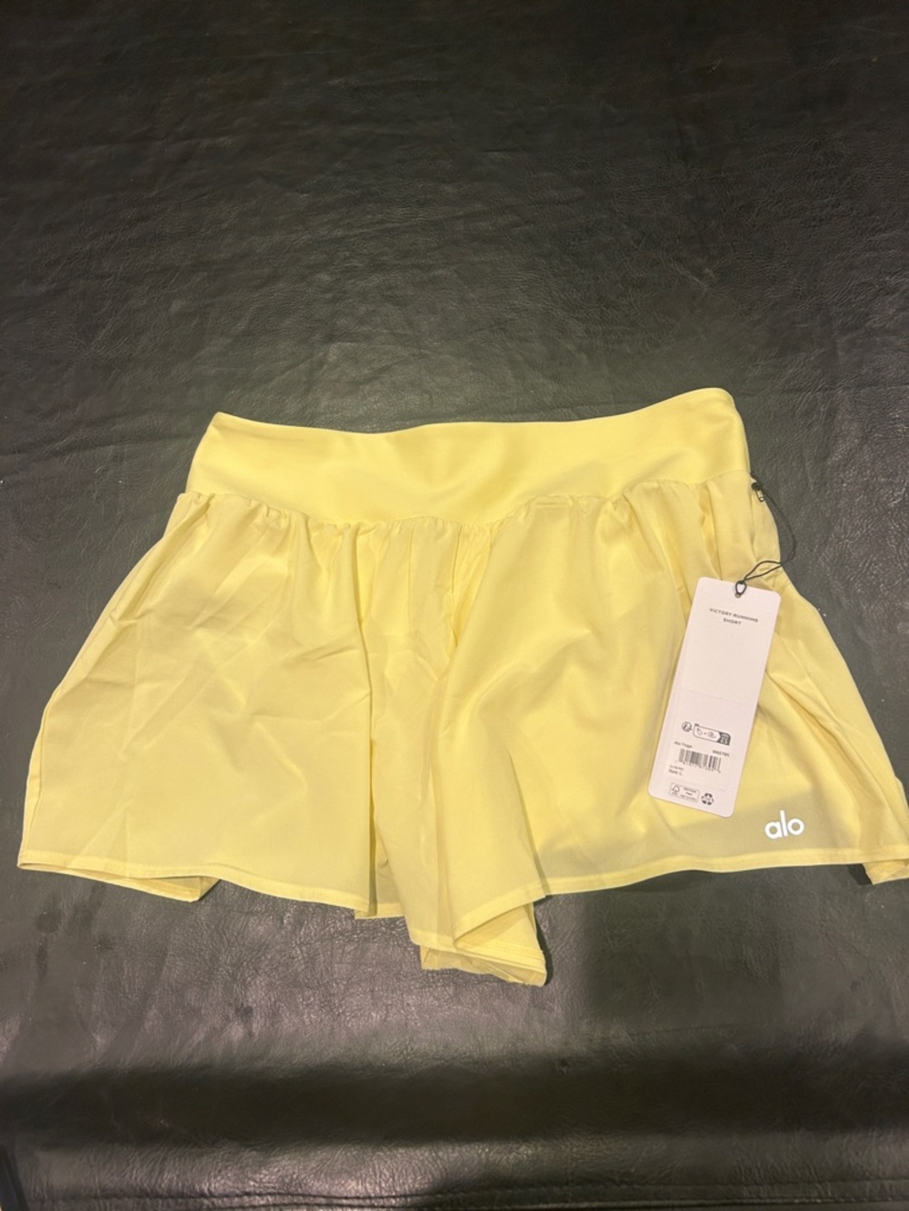 NWT ALO Yoga Victory Running Short in Sunshine Yellow